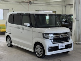 『両側電動スライドドア』 スーパーなどでの狭い駐車場でも乗り降りが楽々♪お子様が隣の車にドアを当ててしまう心配もございません!小さなお子様連れの方もこれで安心