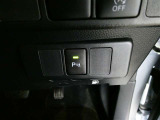 クリアランスソナーがついてますから、狭い駐車スペースでは障害物を探知、運転手に知らせます。