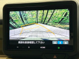 【バックカメラ】駐車時に後方がリアルタイム映像で確認できます。大型商業施設や立体駐車場での駐車時や、夜間のバック時に大活躍!運転スキルに関わらず、今や必須となった装備のひとつです!