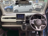 フロントガラスが大きく、ワイドな視界で運転もしやすくなるように設定されています。