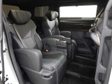ゆとりある広々とした車内空間は、ドライブを始め買い物やレジャーなど、幅広く活躍します。一人でもみんなとでもお出かけを楽しみましょう!