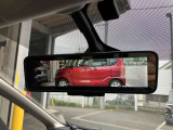 ★インテリジェントルームミラー★車両後方のカメラで捉えた映像をルームミラーに表示!画角がワイドで後部に荷物を乗せても視界が遮られません!後方の安全確認がしやすくなります!