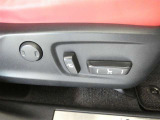 運転席パワーシート搭載。微妙な調整が手軽にでき、ピッタリのポジションで運転することが可能です。