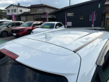 中古車という商品の特性ルーフには子キズや塗装しみ細かな凹み等があります