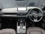 【禁煙車】禁煙車ですから、当然イヤな臭いもございません。単純にキレイなだけでなく、この使用感の少なさがデモUP車ならではですね。ぜひ現車でご確認ください。