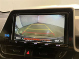 バックカメラが付いているので後方確認が非常にしやすいです。今や運転初心者も熟練者も必須装備!ついていて損はないですね♪