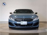 【キドニーグリル】BMWは約90年もの間、ほぼ全ての車両にひと目でBMWだと分かるこの特徴的なフロントグリルが備えられ、デザイン・アイコンとして親しまれてきました。