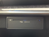 【DVDデッキ】車内がプライベートなシアター空間に早変わりします。