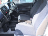 助手席も広々快適です!ぜひ1度ご来店いただきご乗車ください!