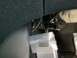 パーキングブレーキはフット式なので運転席と助手席の間はすっきり、移動も楽々です。さっと手が届く位置にATセレクトレバーやエアコンスイッチなどがあり操作性に優れています