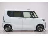 県内13店舗にて常時500台以上ダイハツ車を展示中です。見て、触って、納得のいく一台をぜひ見つけてください。