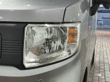 LEDヘッドライトは、点灯の瞬間から最大光量を発揮し、突然暗くなるトンネルなどでの安定感を高めます。