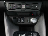 オートエアコンですので、車内を快適な空間に出来ます♪