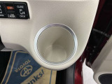 シルバーのカップホルダーがオシャレですね(^^♪