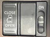 【パワースライドドア】スマートキーや運転席のスイッチでスライドドアの開閉が可能♪電動だから力を入れてドアを開ける必要が無く、小さいお子様でも、重い荷物を持っている時もラクに開け閉めできます♪