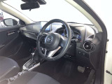 この車で色んな場所へドライブに出かけてみませんか。