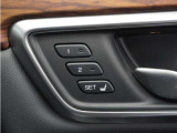 【ドライビングポジションシステム】Hondaスマートキー、DRIVER1・DRIVER2のそれぞれにシート位置を記憶でき、乗車時に使用キーを判別して自動で調整を行います。