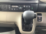 運転席・助手席シートヒーター付きです。USB入力端子・充電端子付きです。