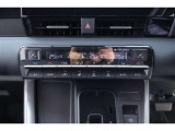 左右独立で温度コントロール出来るフロントオートエアコンです♪0.5度刻みで温度設定ができるので、運転席・助手席どちらも我慢せず快適な温度で過ごせます。