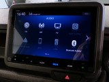 CD、DVD、Bluetooth、AM、FM、AUX、スマートフォン接続ができます。