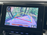 【バックカメラ】駐車時に後方がリアルタイム映像で確認できます。大型商業施設や立体駐車場での駐車時や、夜間のバック時に大活躍!運転スキルに関わらず、今や必須となった装備のひとつです!