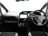 【車両検査証明書とは】トヨタの認定検査員により、クルマの状態を点数と図解で表示したもので、総合評価は11段階、内装・外装は5段階で点数表示しています。お車の状態を一目で確認することができます。