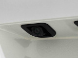 ナビゲーション等を装着した場合にバックするとき後方の安全確認ができるバックカメラが付いてます