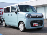 当社の届出済未使用車は、店舗に『新車おろしたて』の状態で入荷いたします。新規届出によりナンバーを取得後、店頭で丁寧に展示・保管をしています。遠方のお客様にも、安心してお勧めできるコンディションです。