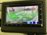 バックモニター付きで車庫入れも安心【カメラアングルは3パターンから選べます】知らない道でも安心して楽しくお出かけができます