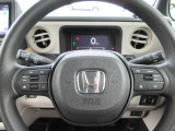 Honda SENSING広い水平画角のフロントワイドビューカメラと前後8つのソナーセンサーで、万が一に備えを。