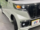 【LEDヘッドライト】悪天候や夜間走行時も良好な視界を確保し安心して運転できる高輝度LEDヘッドライトを装備!点灯速度が早く、消費電力も抑えられています。