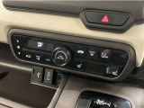 シートヒーター装備付き車!!座席に埋め込まれた電熱線によりシートを暖めることが出来る装備で、温めたられたシートは、寒い冬には最適です!!