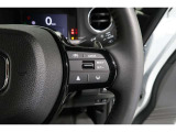 Hondaセンシングの機能のひとつ、アダプティブクルーズコントロール付!アクセルから足を離しても設定したスピードと前車との車間を保ち走行してくれます!車線維持もアシスト☆高速道路で疲労軽減ですね☆