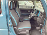 運転席周りです。広々としています。