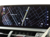 メーカー装着のナビを装備しております。