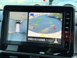 ●【パノラミックビューモニター】装備で空の上から見下ろすような視点で駐車が可能です☆前後左右の状況を把握出来るので安心感が違いますね(^^♪