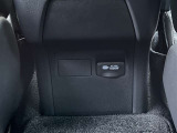 非常時やキャンプなどに役立つAC100Vコンセント付きです。