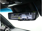 デジタルインナーミラー装備!車両後方のカメラの映像をデジタル補正で視認性を向上させてインナーミラー内に表示します♪視界を遮るものがなく、後席に同乗者がいても後方を確認しやすく安心です♪