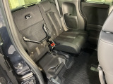 後席をはね上げれば、「もうひとつの荷室」が生まれます。