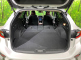 【パワーバックドア】スマートキーや運転席のボタンを押すだけでリアゲートが自動で開閉します!荷物を持っている時や、高い位置にあるバックドアを閉める際に便利な機能です♪