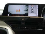 パノラミックビューモニター装備!トップビュー&フロントビュー・車両に取り付けたフロント、サイド、バックカメラの映像を合成して画面上に表示させることで、低速時の運転を補助する装置です。
