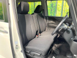 運転席シート廻りは使用感も少なく、良好な状態となっています。前オーナー様が丁寧に使っていたことがよくわかりますね。