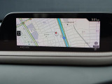 マツダコネクトの8.8インチワイドセンターディスプレイです。『Android Auto』『Apple CarPlay』や独自のコネクテッドサービスに対応したインターフェイスシステムです。