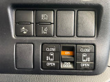 【両側パワースライドドア】スマートキーや運転席のスイッチで後席両側スライドドアの開閉が可能♪電動だから力を入れてドアを開ける必要が無く、小さなお子様でも簡単に開け閉めでき快適です♪