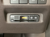 ハンドルの右下にETCがついています。高速道路の料金所の通過も楽々です!。 カードの取り出しもしやすい場所についています。