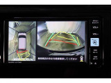 車両を上から見たような映像表示するパノラミックビューモニター付き!