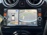 車両を上から見ているようなアラウンドビューモニターの映像をナビゲーション画面に映し出してくれるので、小さなお子様や障害物を確認できます。運転のしやすさはもちろん、事故防止にも役立ちます!