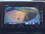 バックモニター付きで、車庫入れやバック時の後方確認をサポート。