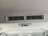 ナノイー搭載リヤシーリングファン:風向き・風量が調整できます!ロールシェイドとの組み合わせで更に快適!