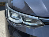 LEDマトリックスヘッドライト「IQ.LIGHT」。対向車や先行車を検知し、LEDを個別制御。まぶしさを抑えながら、夜間の視界をしっかり確保。